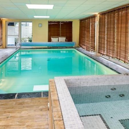 ホテル Ibis Styles モルレー エクステリア 写真