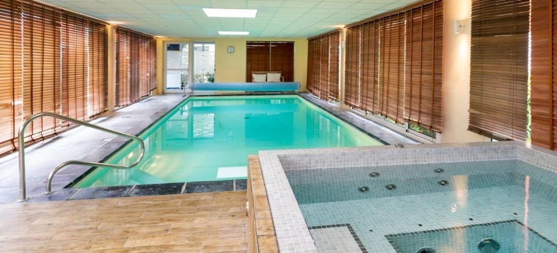 ホテル Ibis Styles モルレー エクステリア 写真