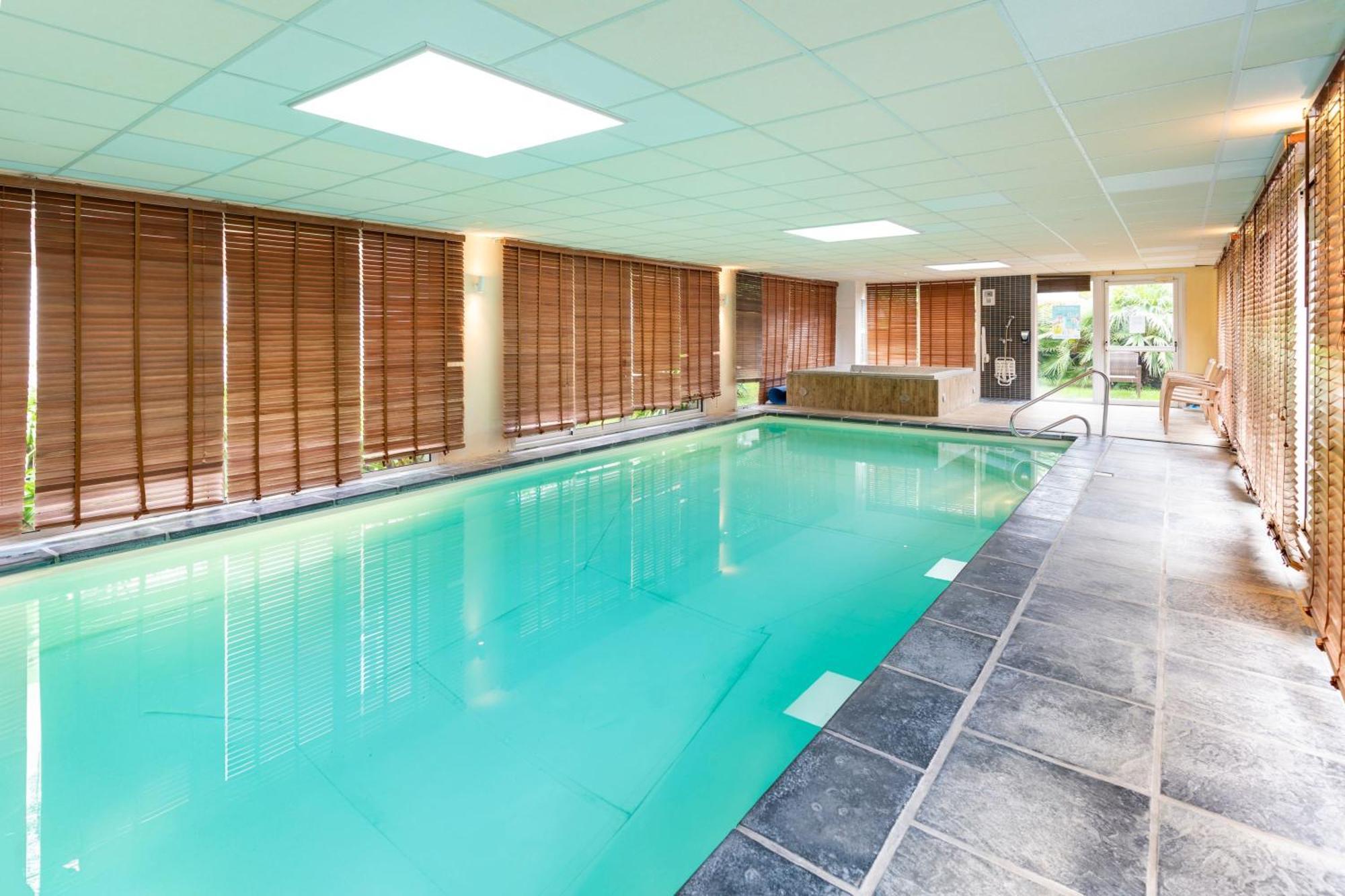 ホテル Ibis Styles モルレー エクステリア 写真