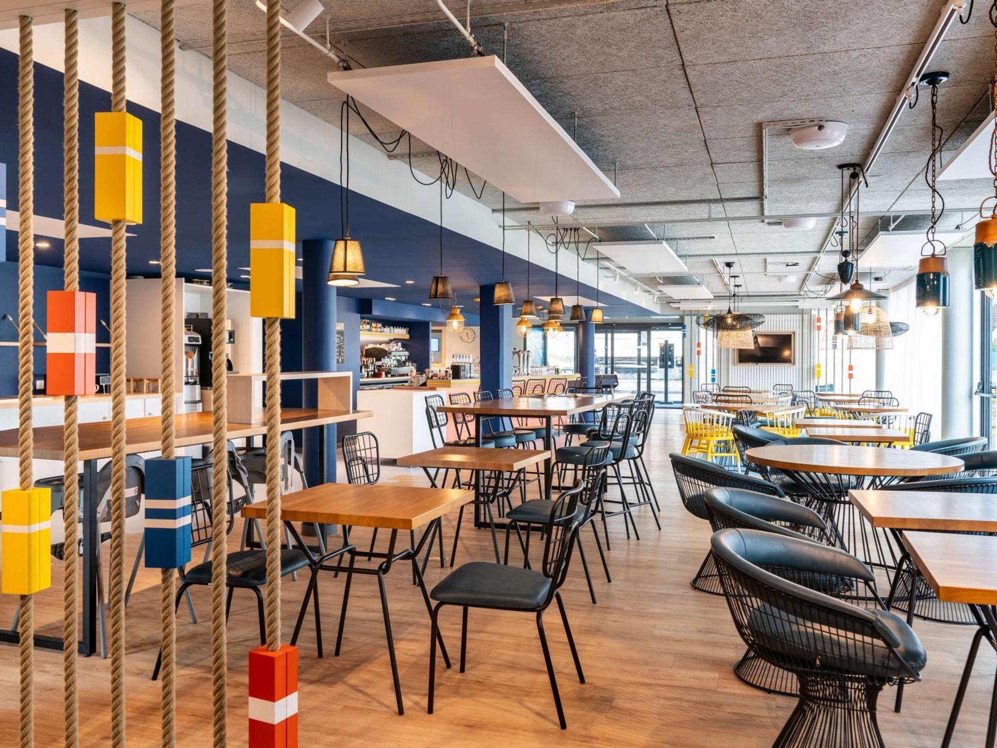 ホテル Ibis Styles モルレー エクステリア 写真